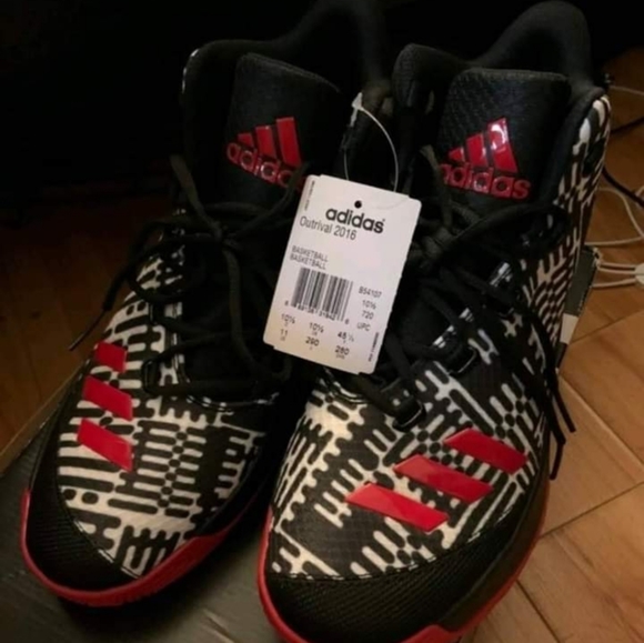 New size 11 adidas mens sneakers - Picture 3 of 4